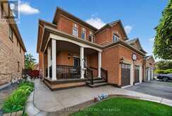 59 CRYSTAL GLEN CRESCENT | Brampton Ontario | Slide Image Four