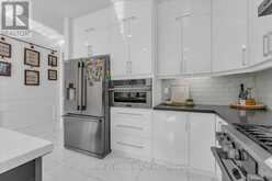 16 GRENDON CRESCENT W | Brampton Ontario | Slide Image Twelve