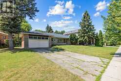 4 BANBURY ROAD | Toronto Ontario | Slide Image Three