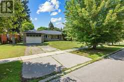 4 BANBURY ROAD | Toronto Ontario | Slide Image Four