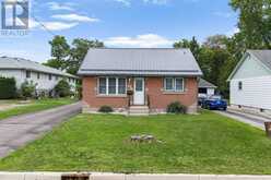 205 CRYSLER STREET | Delhi Ontario | Slide Image Thirty-two