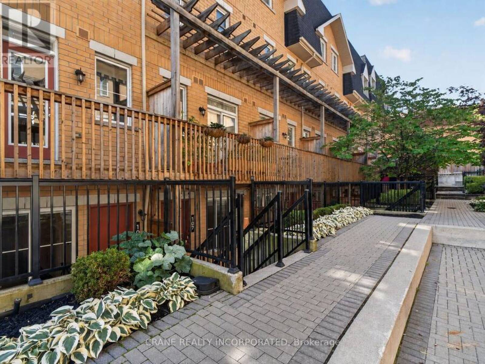 108 - 400 HOPEWELL AVENUE, Toronto, Ontario M6E 2S2