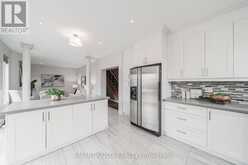 16 COURTNEY CRESCENT | Richmond Hill Ontario | Slide Image Thirteen