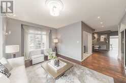16 COURTNEY CRESCENT | Richmond Hill Ontario | Slide Image Four