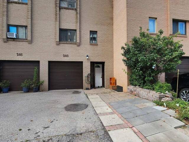 82 - 203 LOTHERTON PATHWAY Toronto Ontario, M6B 2G6 - Property For Sale