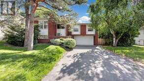 7 THE LINKS ROAD | Toronto Ontario | Slide Image One