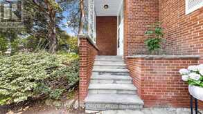 7 THE LINKS ROAD | Toronto Ontario | Slide Image Three