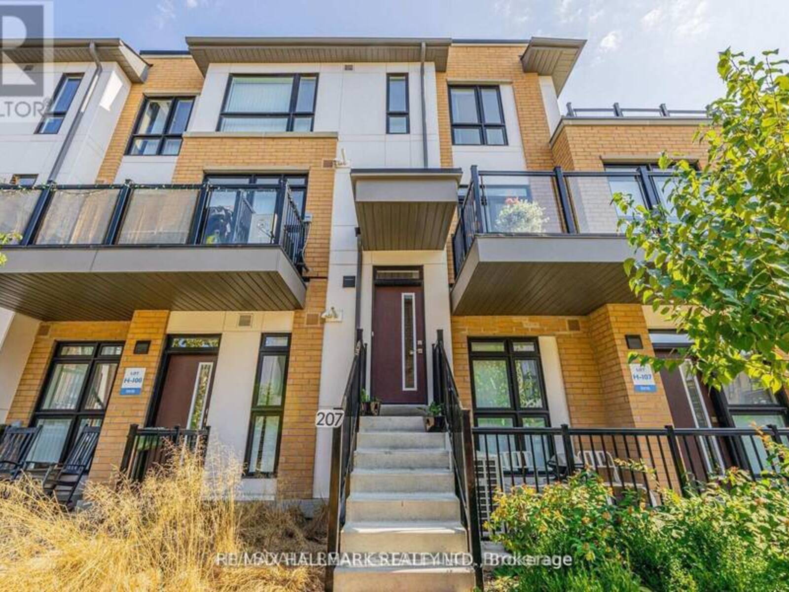 207 - 90 CANON JACKSON DRIVE, Toronto, Ontario M6M 0C1