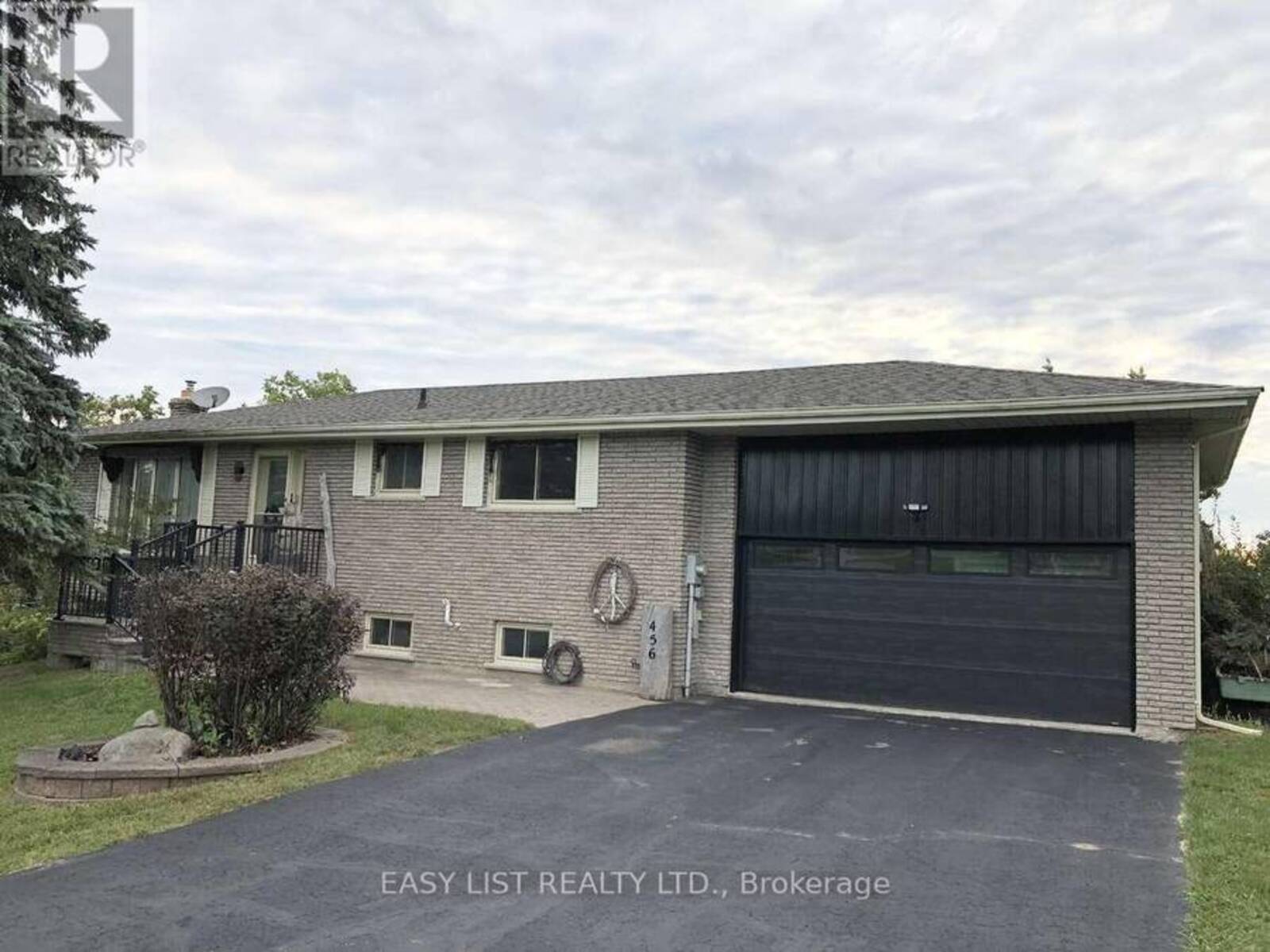 456 OLD SURREY LANE, Bobcaygeon, Ontario K0M 1A0