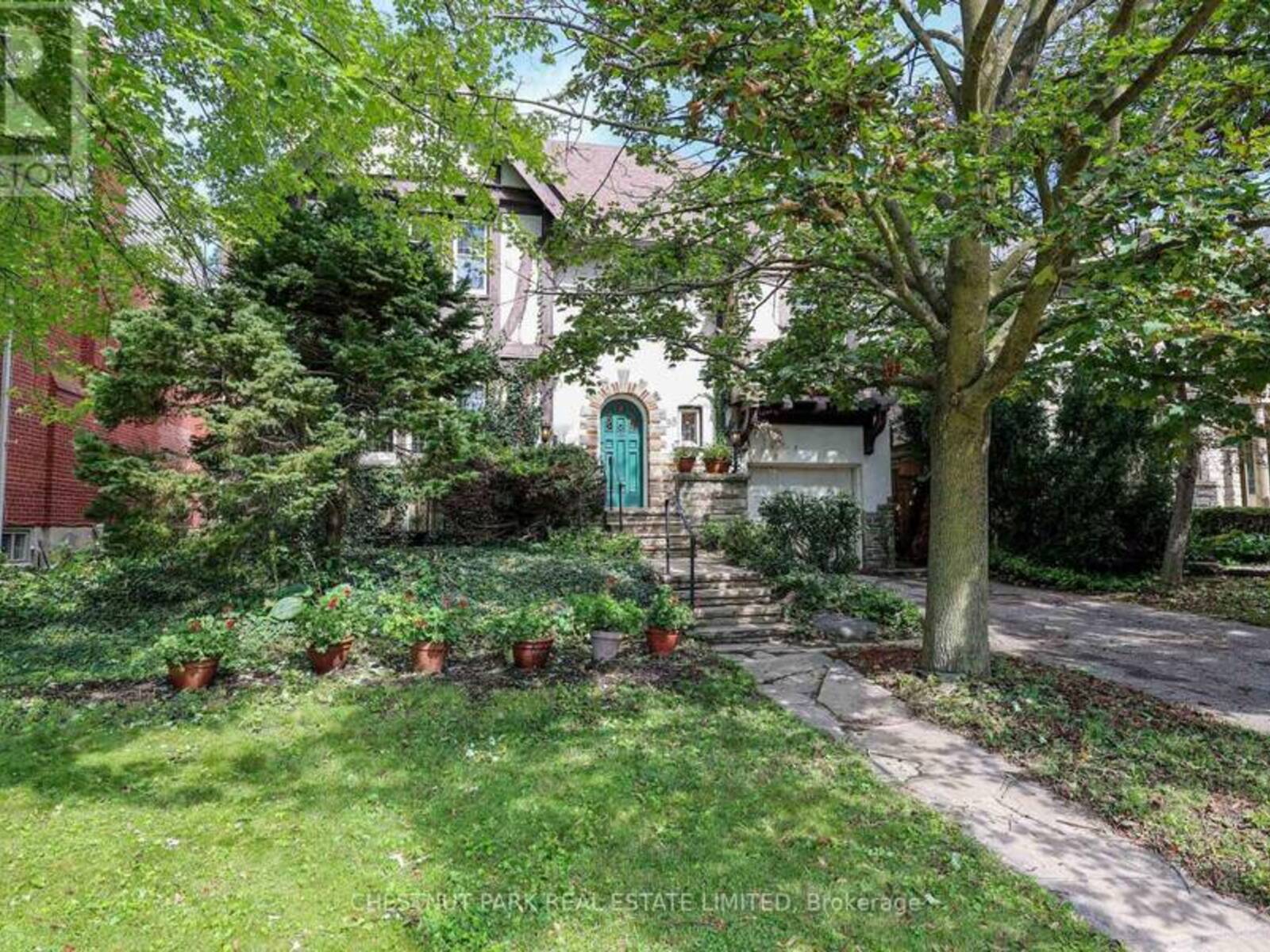 98 ST. LEONARDS AVENUE, Toronto, Ontario M4N 1K5