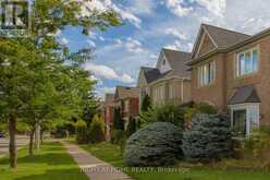 4 FOREST RUN BOULEVARD | Vaughan Ontario | Slide Image Three