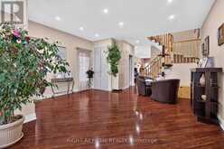 4 FOREST RUN BOULEVARD | Vaughan Ontario | Slide Image Seven