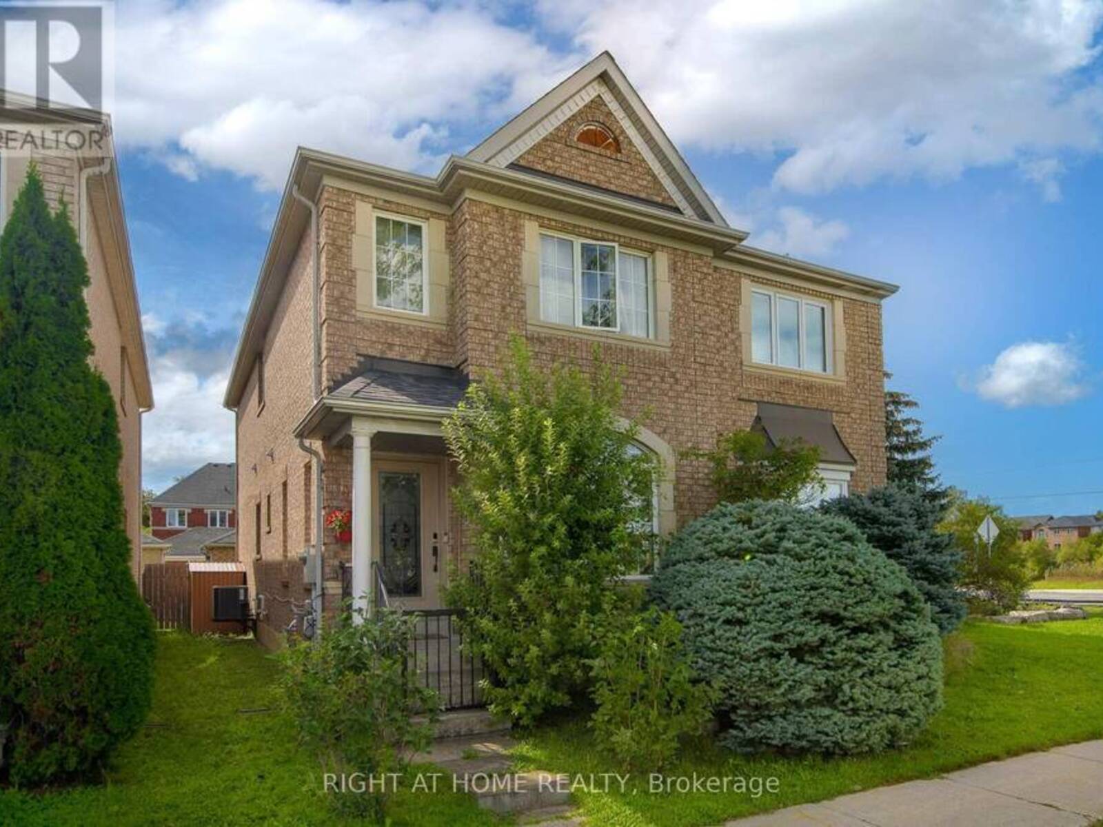 4 FOREST RUN BOULEVARD, Vaughan, Ontario L4K 5J8