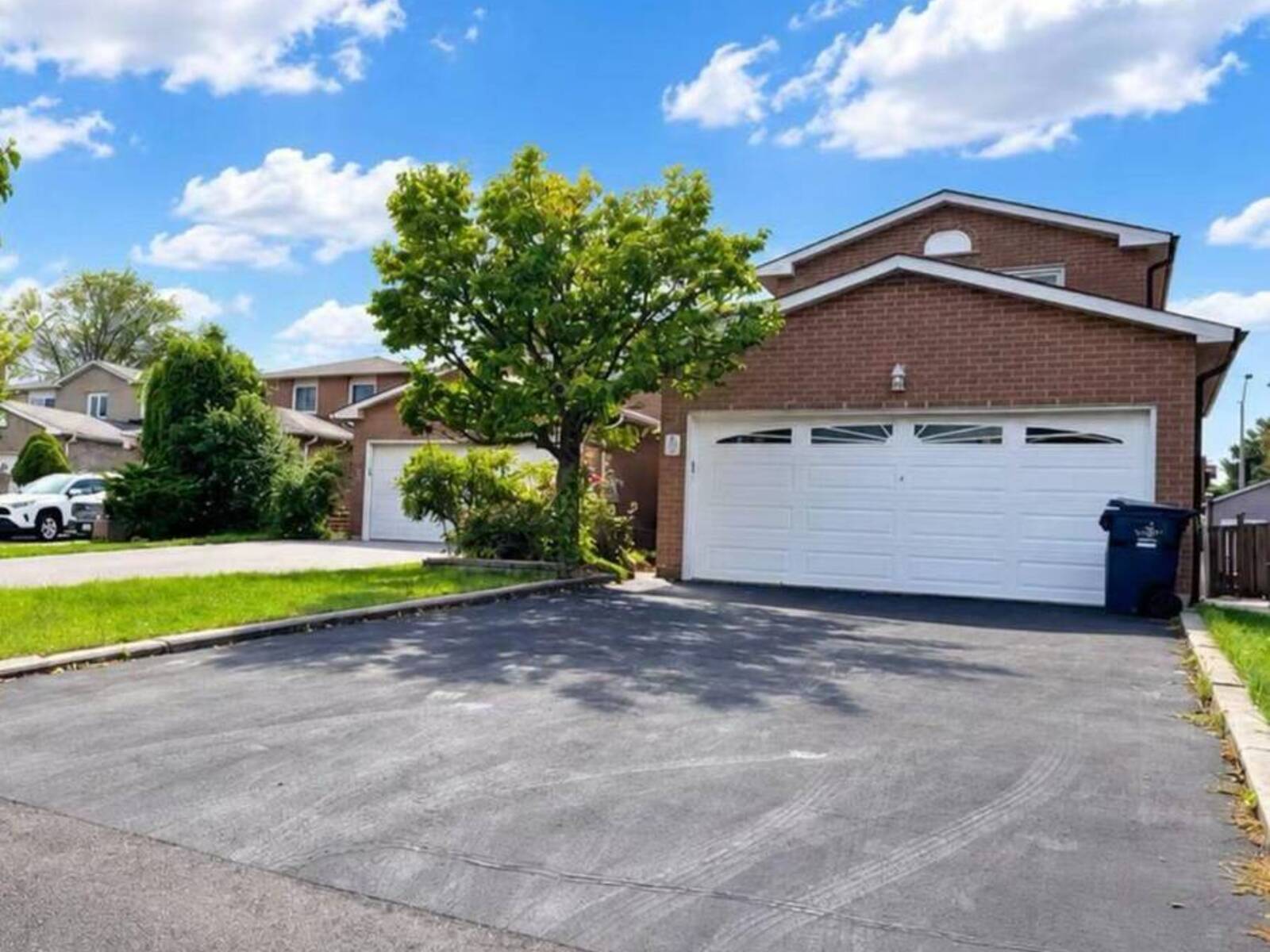 3 MONTAGUE PLACE, Toronto, Ontario M1W 3V5