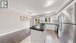 46 EDWIN PEARSON STREET | Aurora Ontario | Slide Image Fourteen