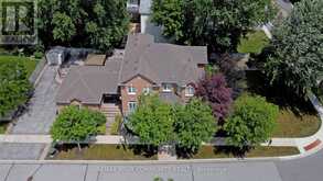 2 WINTERBERRY DRIVE | Markham Ontario | Slide Image Three