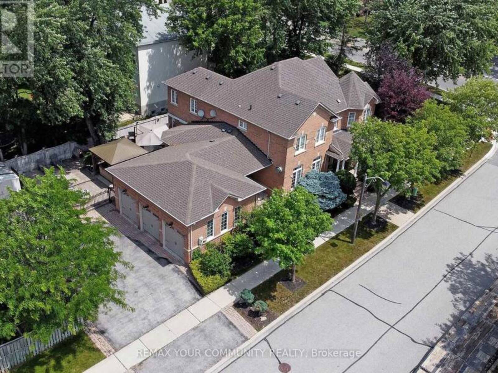 2 WINTERBERRY DRIVE, Markham, Ontario L3S 4G3