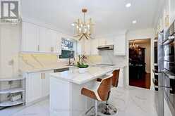 88 CAMBRIDGE CRESCENT | Richmond Hill Ontario | Slide Image Sixteen