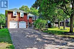 88 CAMBRIDGE CRESCENT | Richmond Hill Ontario | Slide Image Two