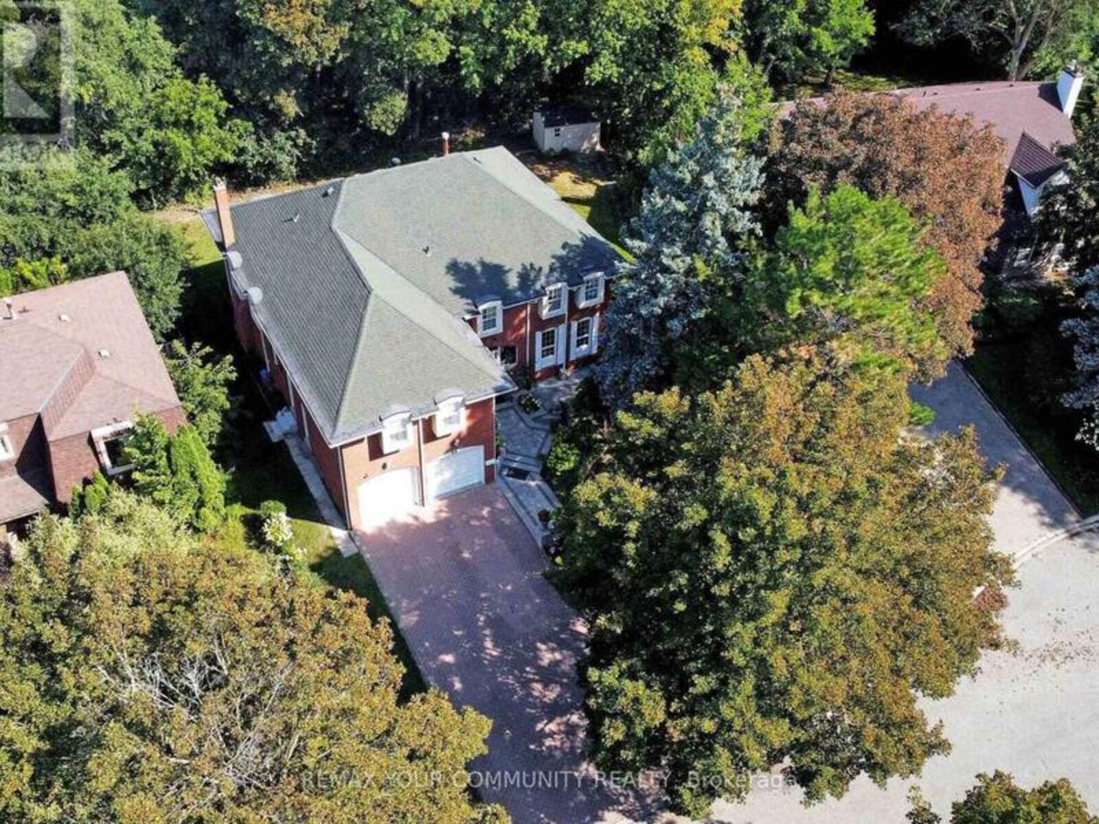 88 CAMBRIDGE CRESCENT, Richmond Hill, Ontario L4C 6G2