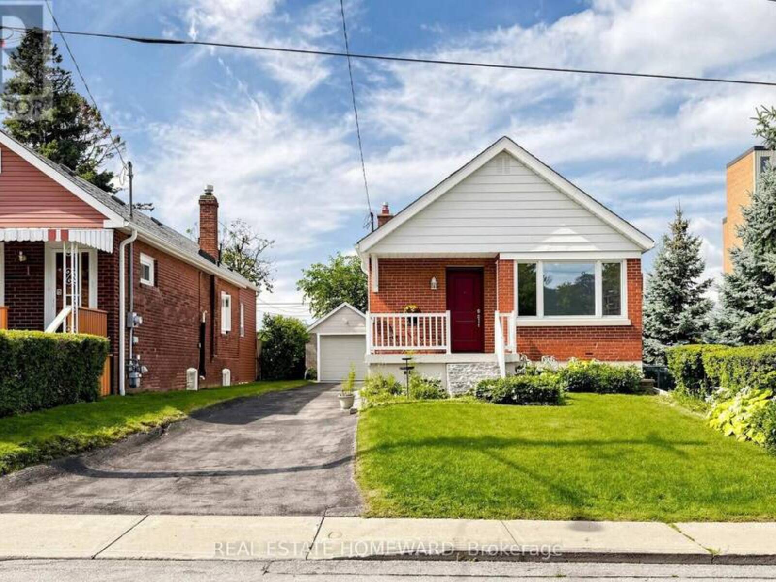 120 PITT AVENUE, Toronto, Ontario M1L 2R6