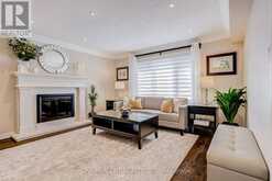 7 MENDIP CRESCENT | Toronto Ontario | Slide Image Sixteen