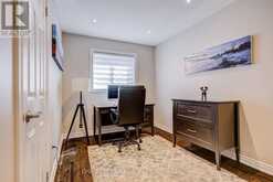 7 MENDIP CRESCENT | Toronto Ontario | Slide Image Seventeen