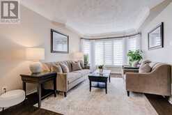7 MENDIP CRESCENT | Toronto Ontario | Slide Image Six