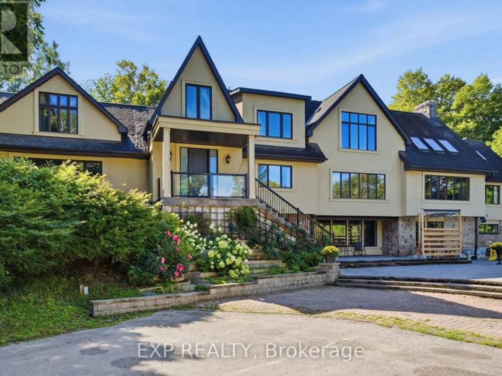 1785 DAVIS DRIVE W, Newmarket, Ontario L3Y 4V9
