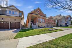 51 TONNER CRESCENT | Aurora Ontario | Slide Image Three