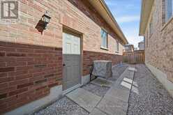 51 TONNER CRESCENT | Aurora Ontario | Slide Image Forty-six