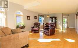 28 BROOKFIELD CRESCENT | Barrie Ontario | Slide Image Four