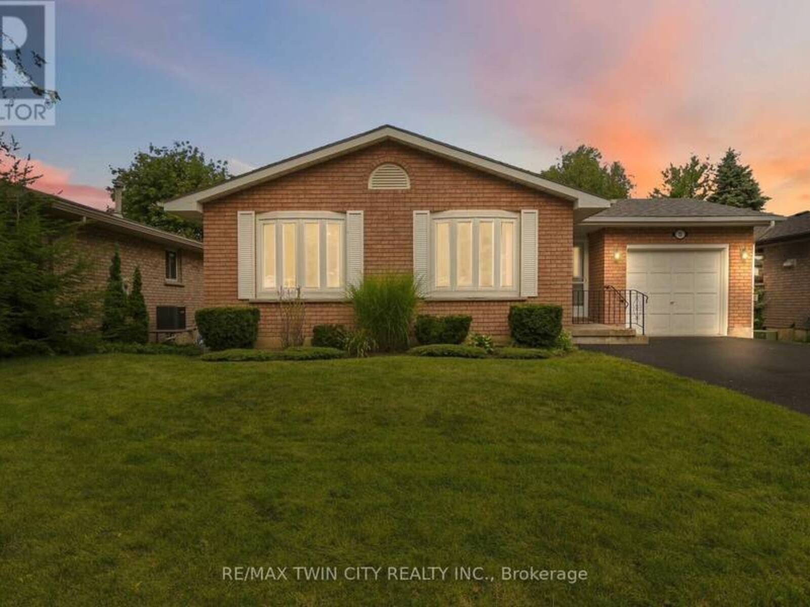 22 ALLENSGATE DRIVE, Brantford, Ontario N3V 1C8