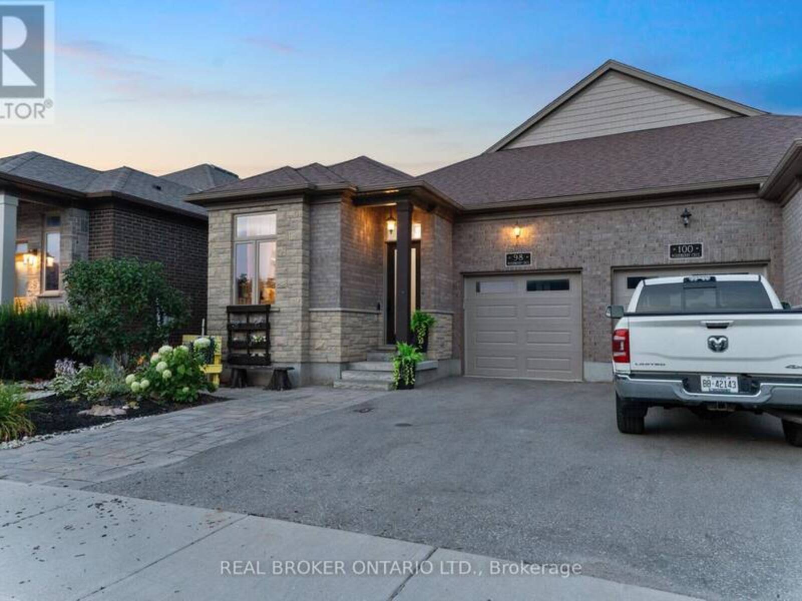 98 WOODBERRY CRESCENT, Elmira, Ontario N3B 3L1