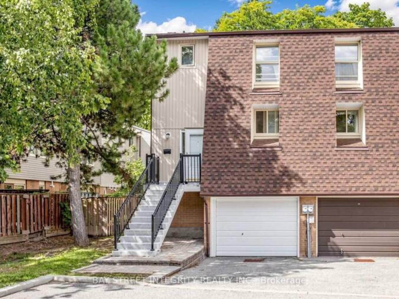 28 TOWNSEND ROAD, Toronto, Ontario M2H 2T2