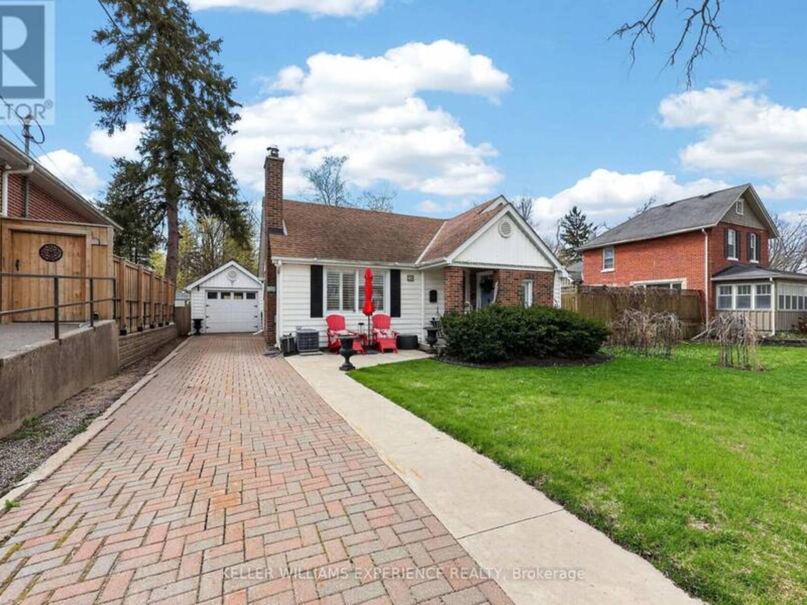 79 PENETANG STREET, Barrie, Ontario L4M 1V7