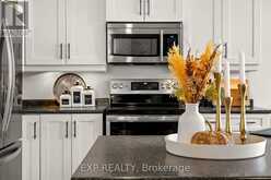 7 SEACOVE COURT | Hamilton Ontario | Slide Image Thirteen