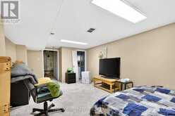 226 OTTAWA STREET S | Hamilton Ontario | Slide Image Thirty-one
