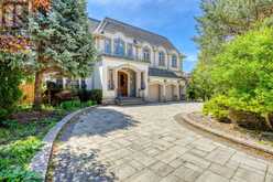 56 WINCHESTER LANE | Richmond Hill Ontario | Slide Image Five