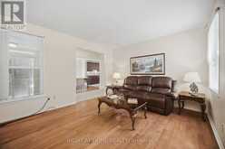 236 AUSTIN DRIVE | Markham Ontario | Slide Image Ten