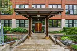207 - 543 TIMOTHY STREET | Newmarket Ontario | Slide Image Two