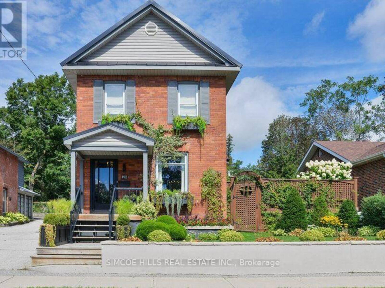 192 JOHN STREET, Orillia, Ontario L3V 3H7