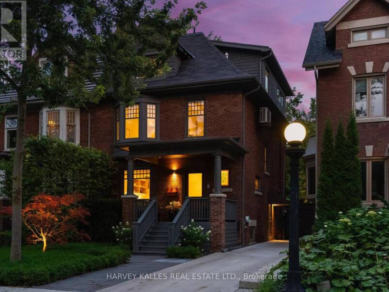 497 PALMERSTON BOULEVARD, Toronto, Ontario M6G 2P2