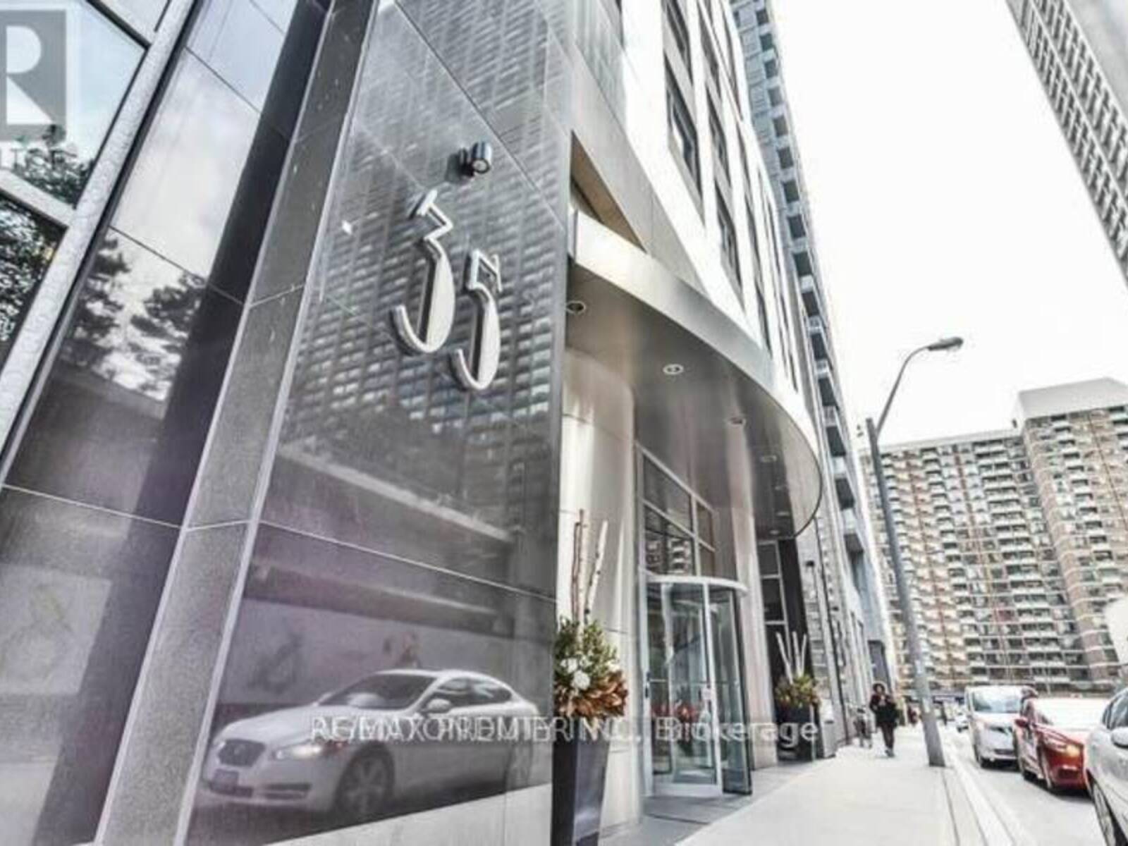 1009 - 35 BALMUTO STREET, Toronto, Ontario M4Y 0A3