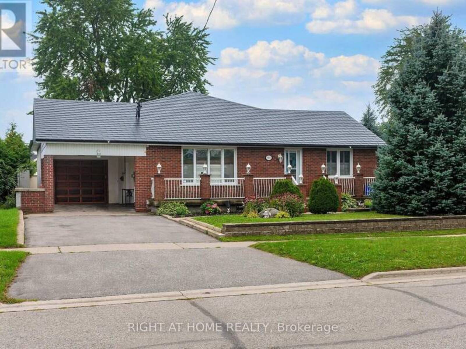 511 WOODCREST AVENUE, Oshawa, Ontario L1J 2T7