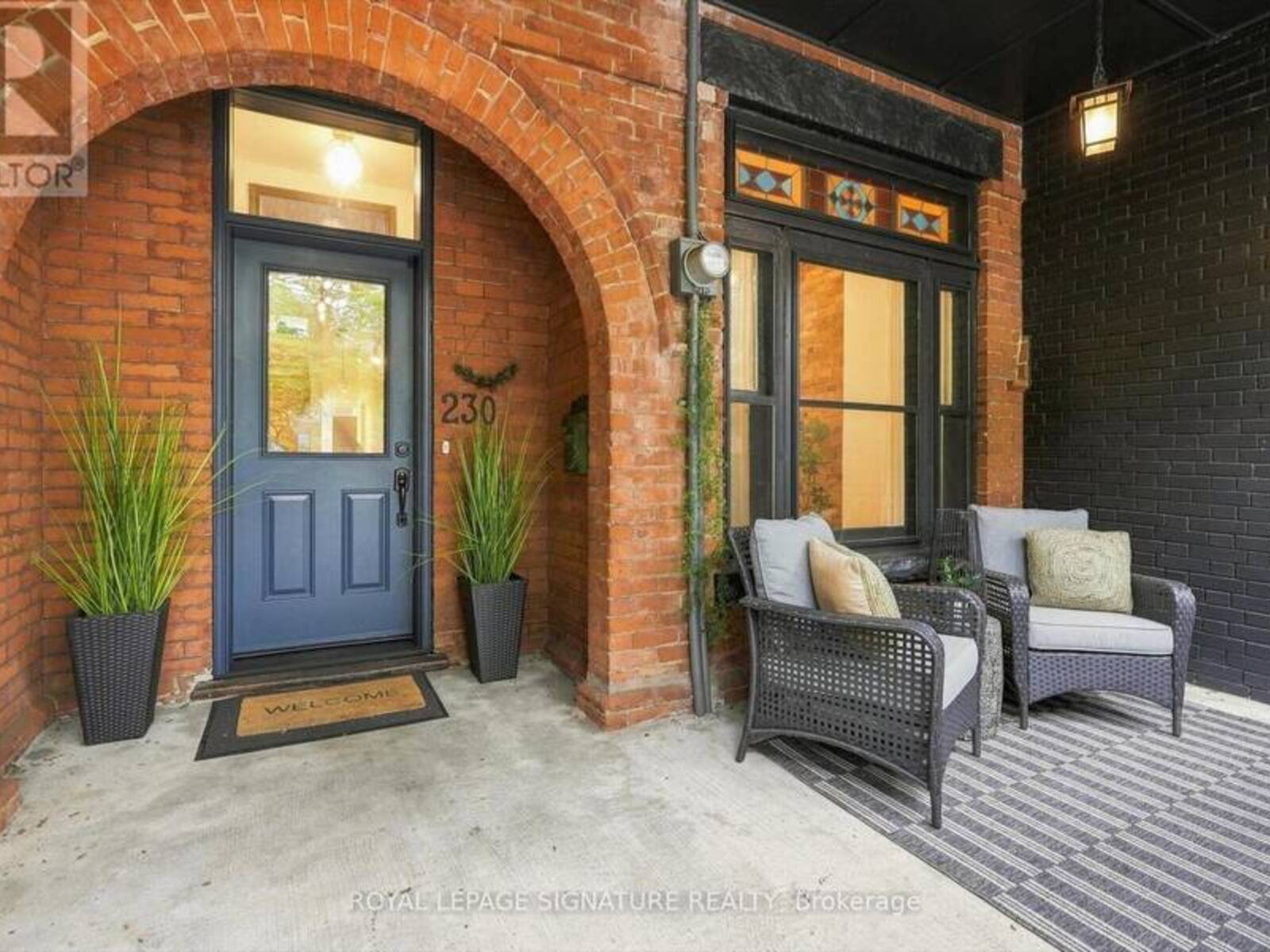 230 DOVERCOURT ROAD, Toronto, Ontario M6J 3E1