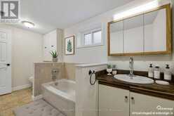 72 MUNRO CRESCENT | Markham Ontario | Slide Image Thirty-two