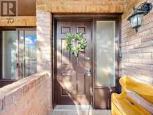 16 - 72 ASHGLEN WAY | Markham Ontario | Slide Image Three