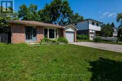 36 CYNTHIA COURT | Barrie Ontario | Slide Image Two