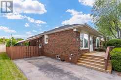 9 SEALCOVE DRIVE | Toronto Ontario | Slide Image Four